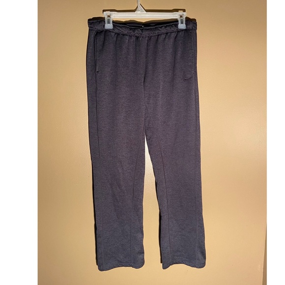 Nike Pants - 🌸 Nike therma-fit Sweatpants